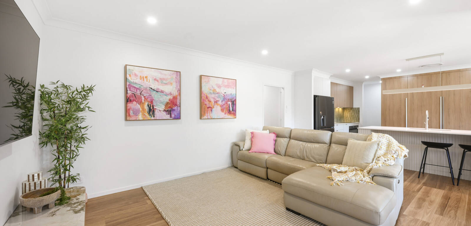 14 Kuwong Street, HIGHFIELDS, QLD 4352 AU