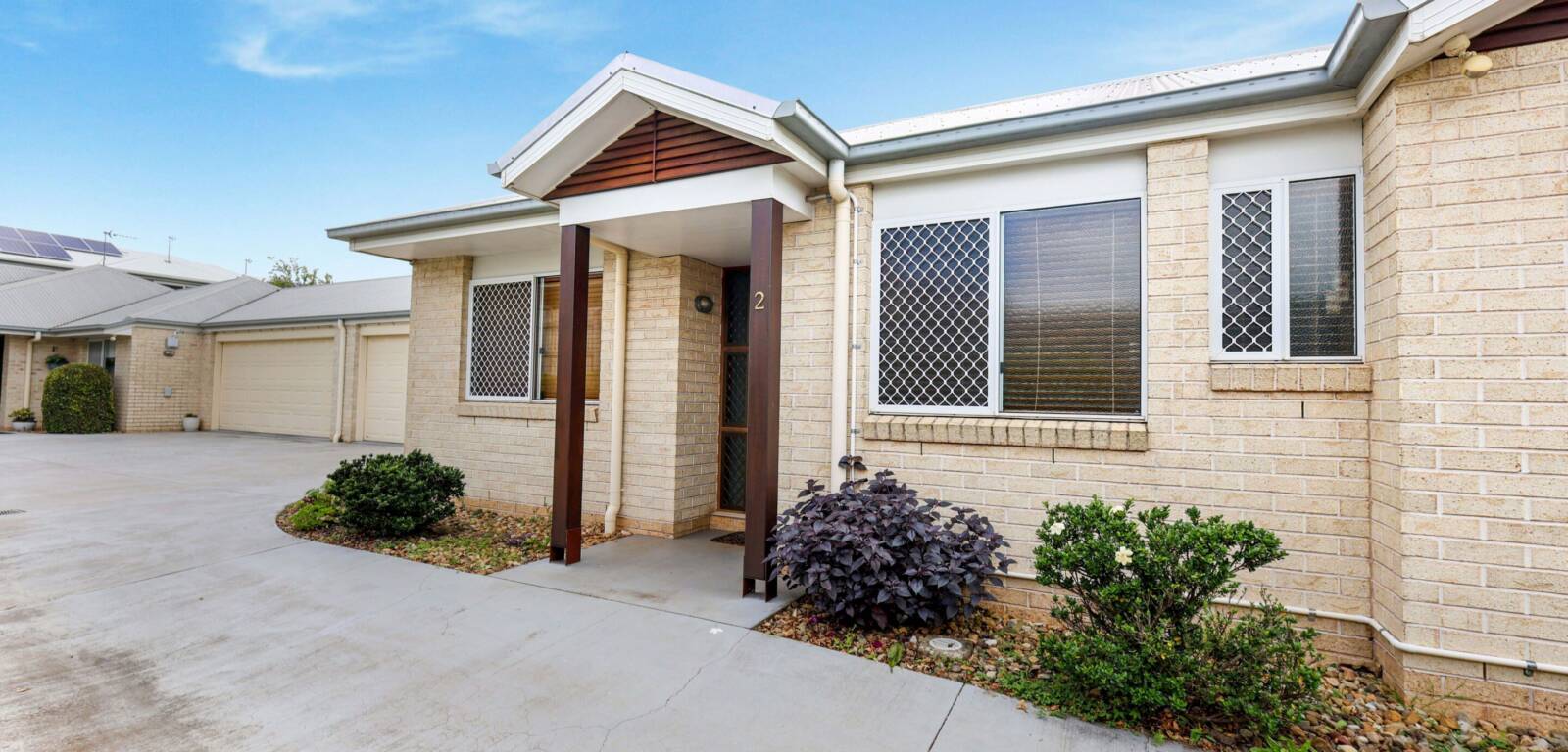 2/3 Jewell St, CENTENARY HEIGHTS, QLD 4350 AU
