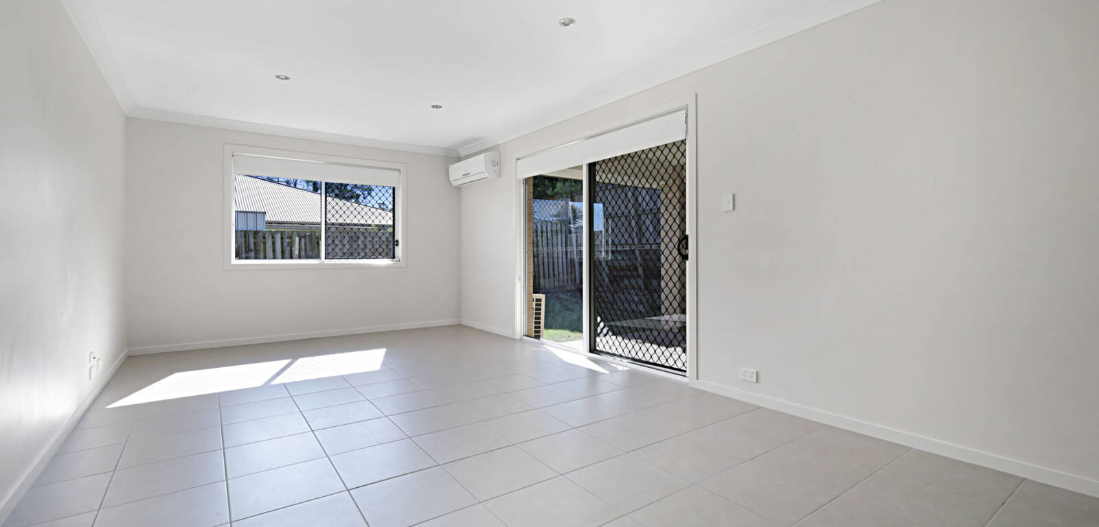 2/34 Carlin St, GLENVALE, QLD 4350 AU