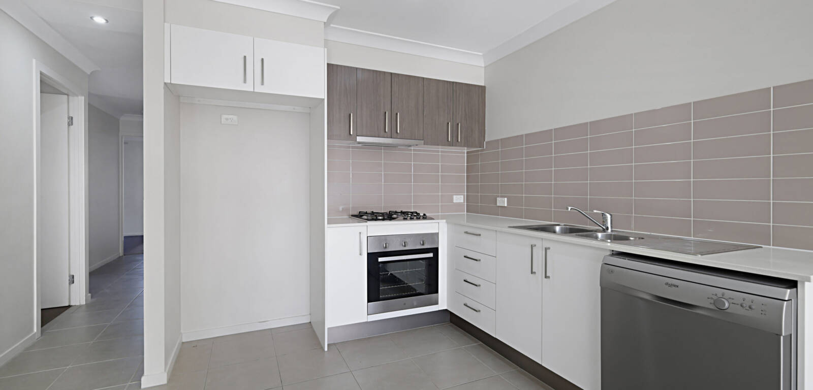 2/34 Carlin St, GLENVALE, QLD 4350 AU