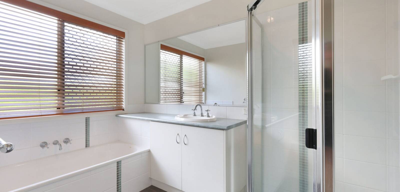 2/3 Jewell St, CENTENARY HEIGHTS, QLD 4350 AU
