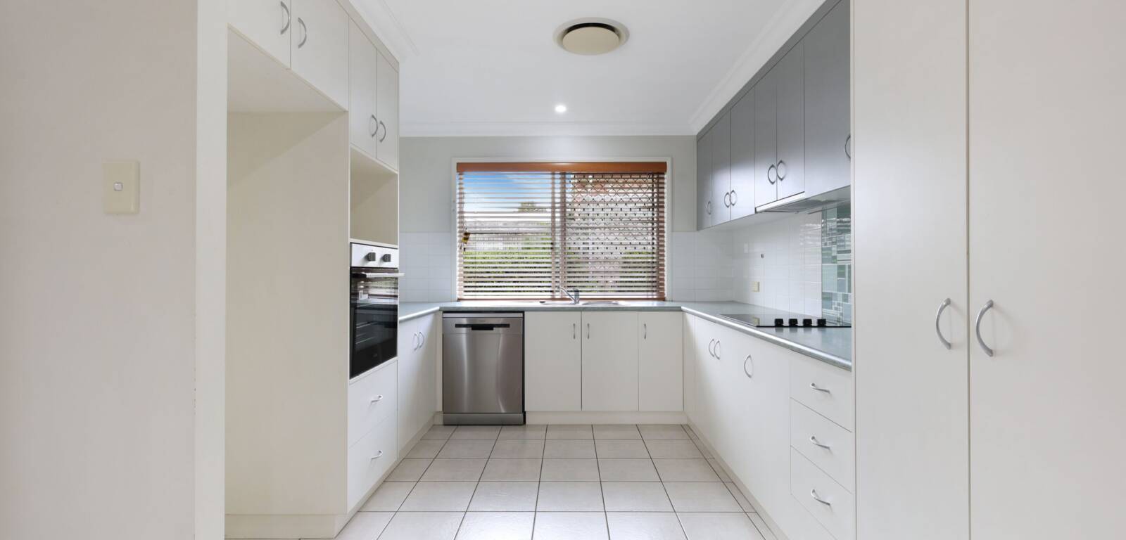2/3 Jewell St, CENTENARY HEIGHTS, QLD 4350 AU