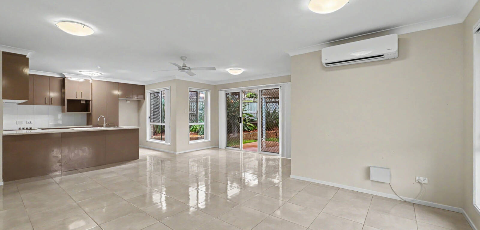 1/7 Camira Cl, HARRISTOWN, QLD 4350 AU
