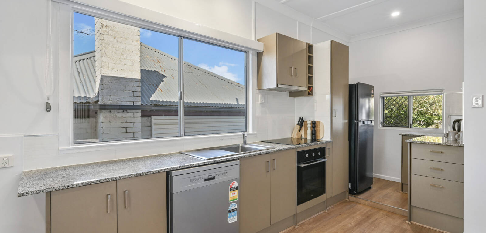 27a Gowrie St, TOOWOOMBA CITY, QLD 4350 AU