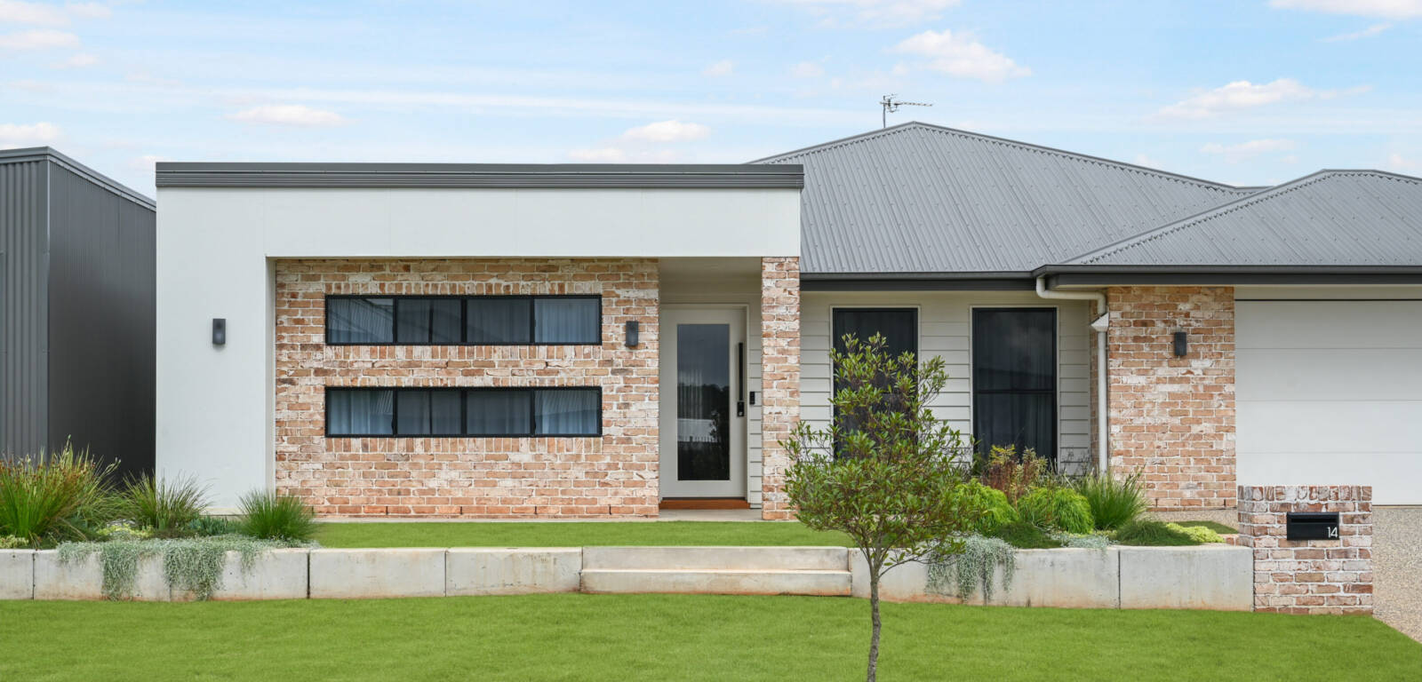 14 Kuwong Street, HIGHFIELDS, QLD 4352 AU