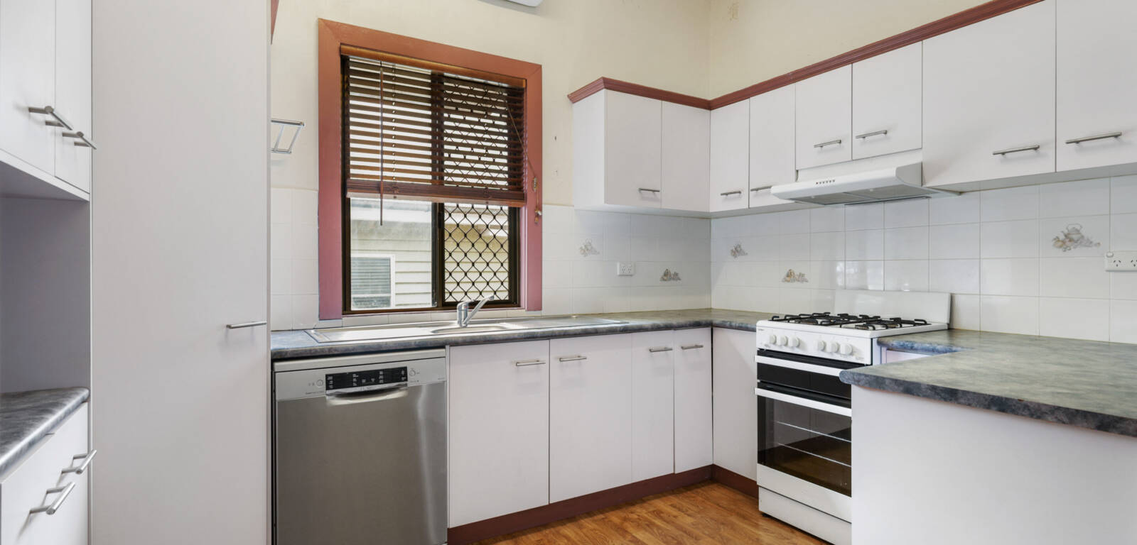 28 Clark St, SOUTH TOOWOOMBA, QLD 4350 AU
