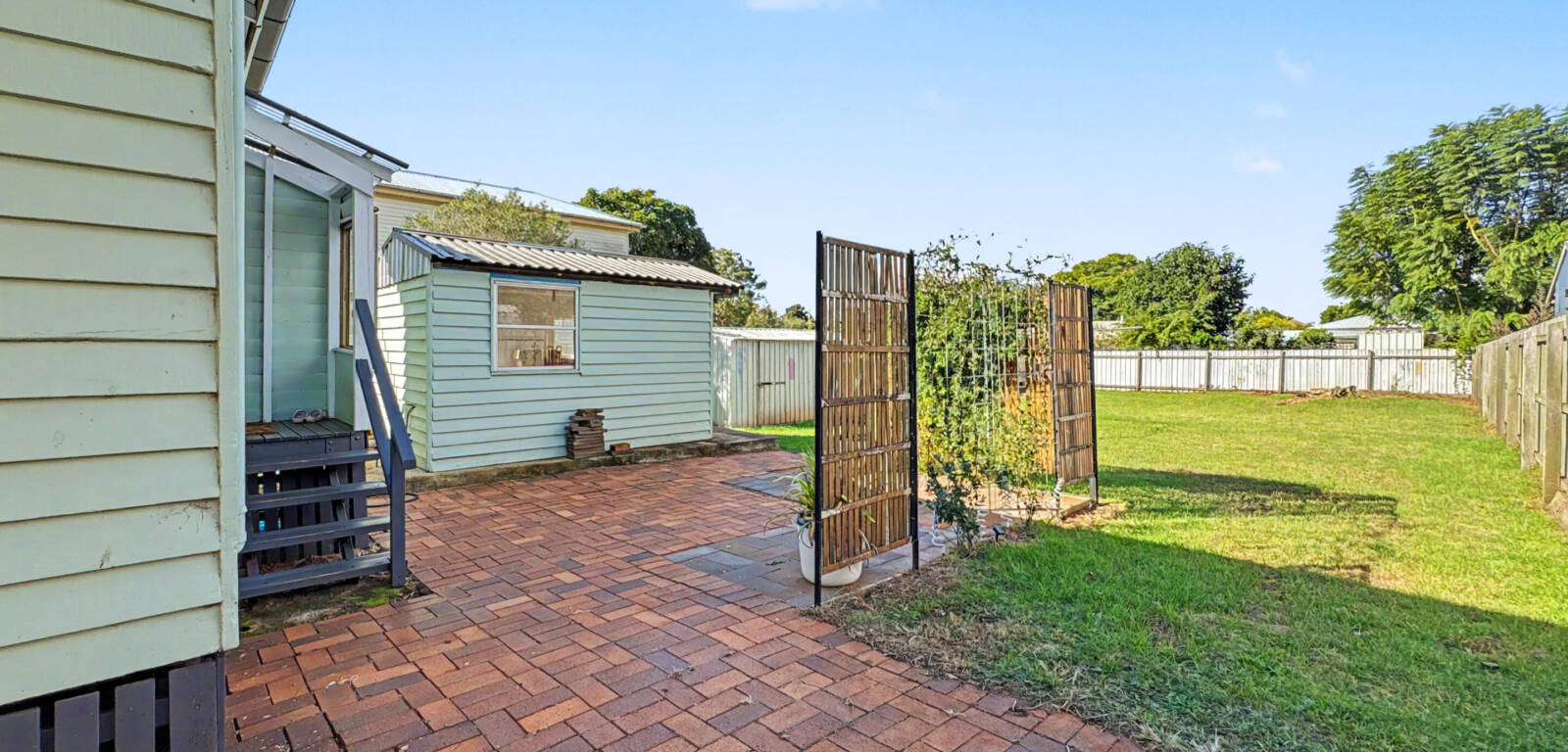 4 Waratah St, NEWTOWN, QLD 4350 AU