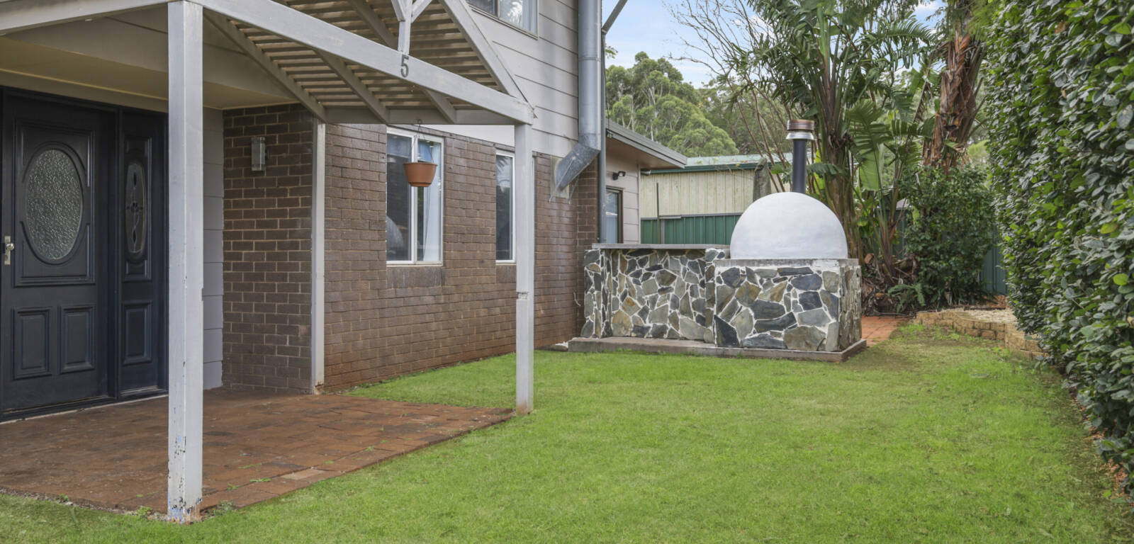 5 Talinga St, MOUNT LOFTY, QLD 4350 AU