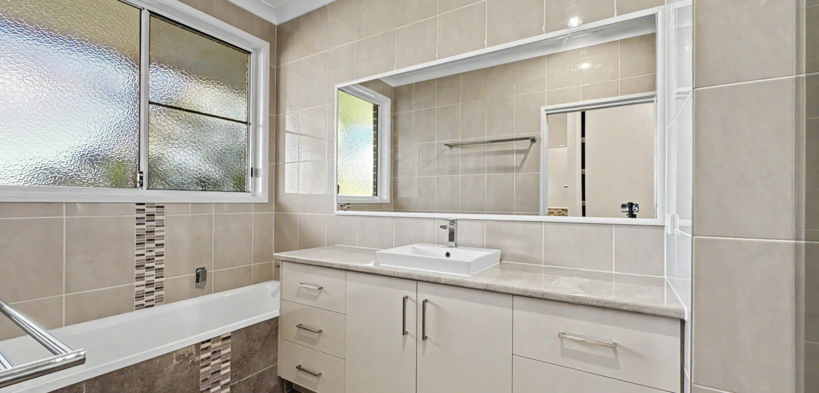 13 Bradys Rd, HIGHFIELDS, QLD 4352 AU