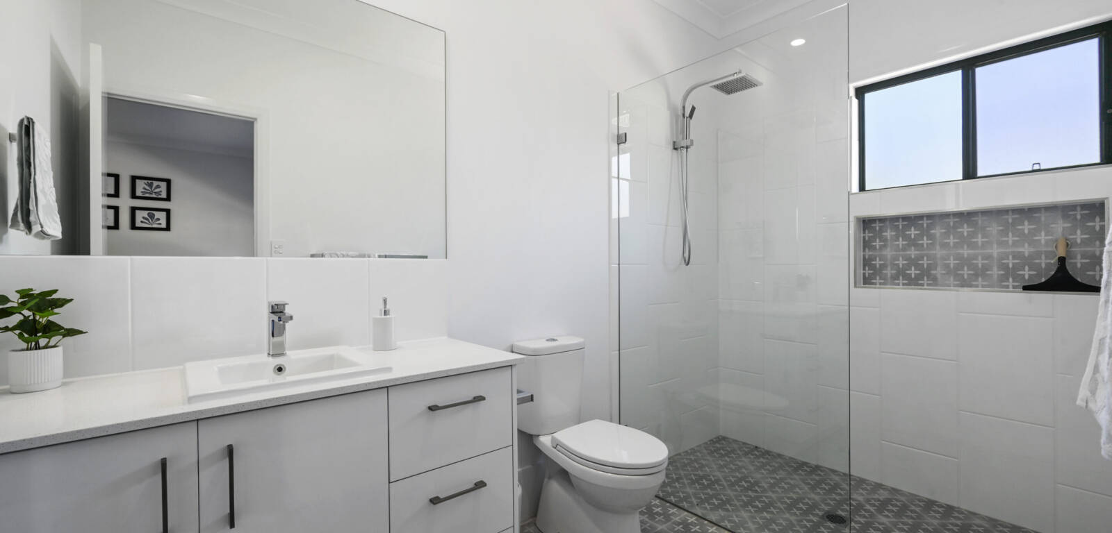 1/18 Whichello St, NEWTOWN, QLD 4350 AU
