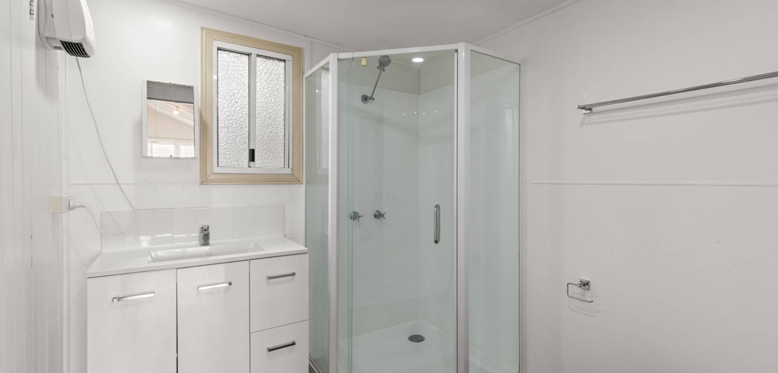 118 Stuart St, MOUNT LOFTY, QLD 4350 AU