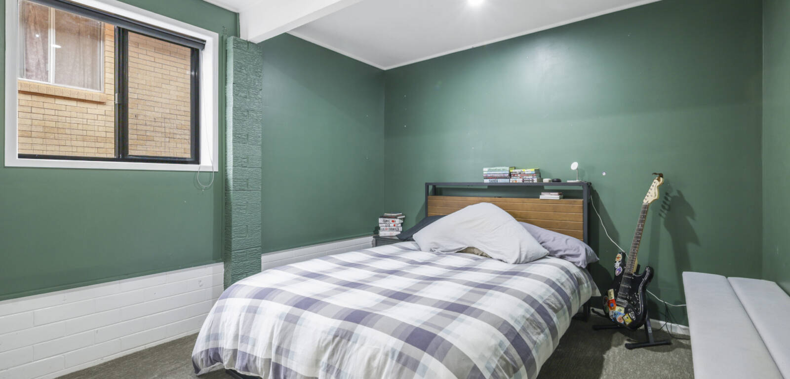 8 Flinders Street, CENTENARY HEIGHTS, QLD 4350 AU