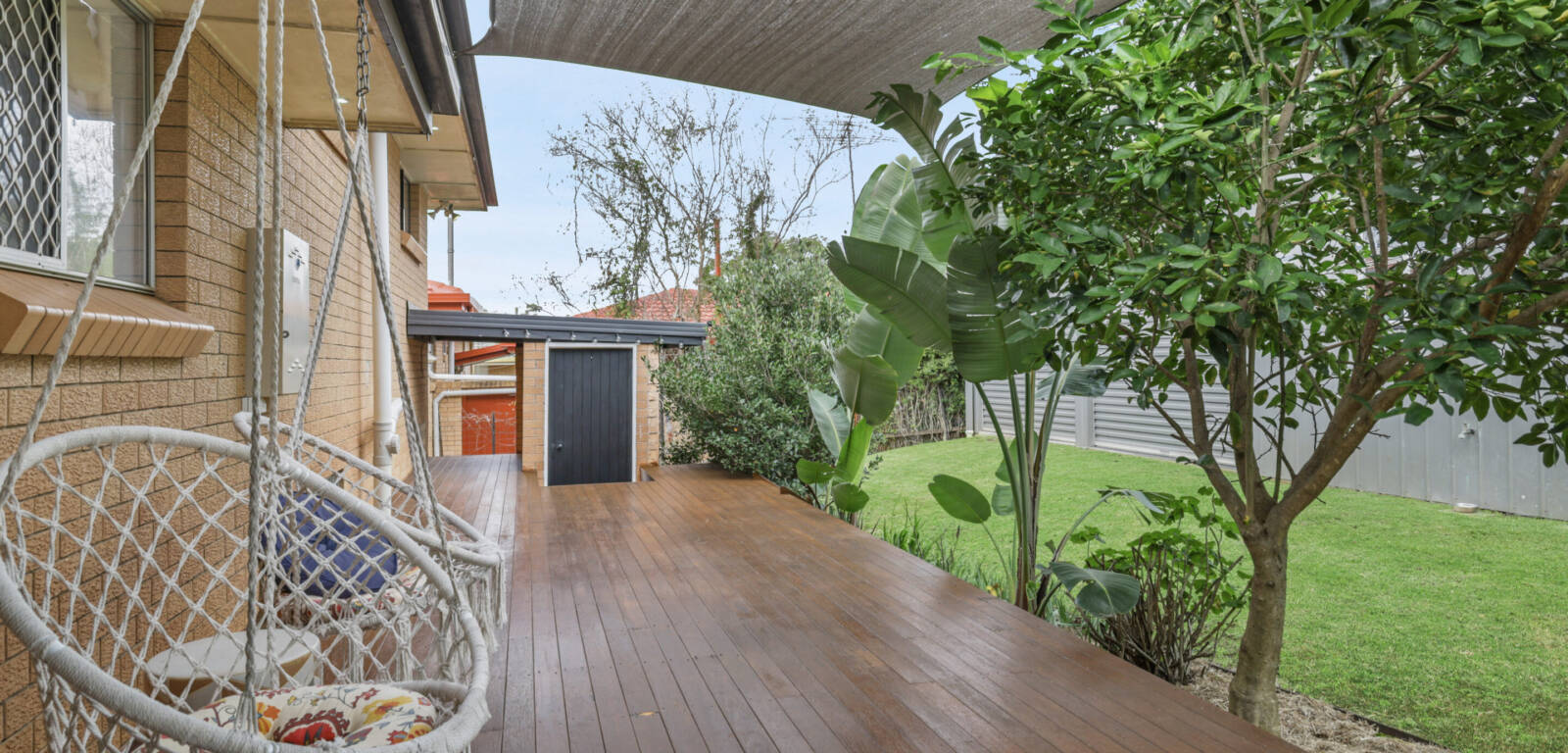 8 Flinders Street, CENTENARY HEIGHTS, QLD 4350 AU