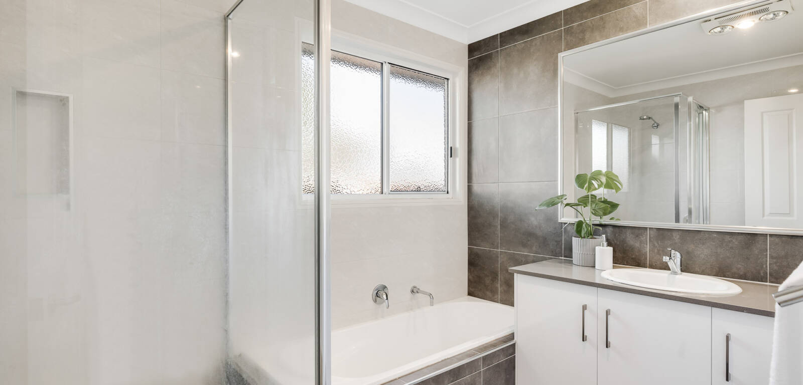 4b Walton St, NORTH TOOWOOMBA, QLD 4350 AU