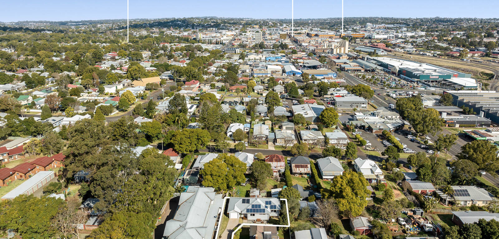 4b Walton St, NORTH TOOWOOMBA, QLD 4350 AU