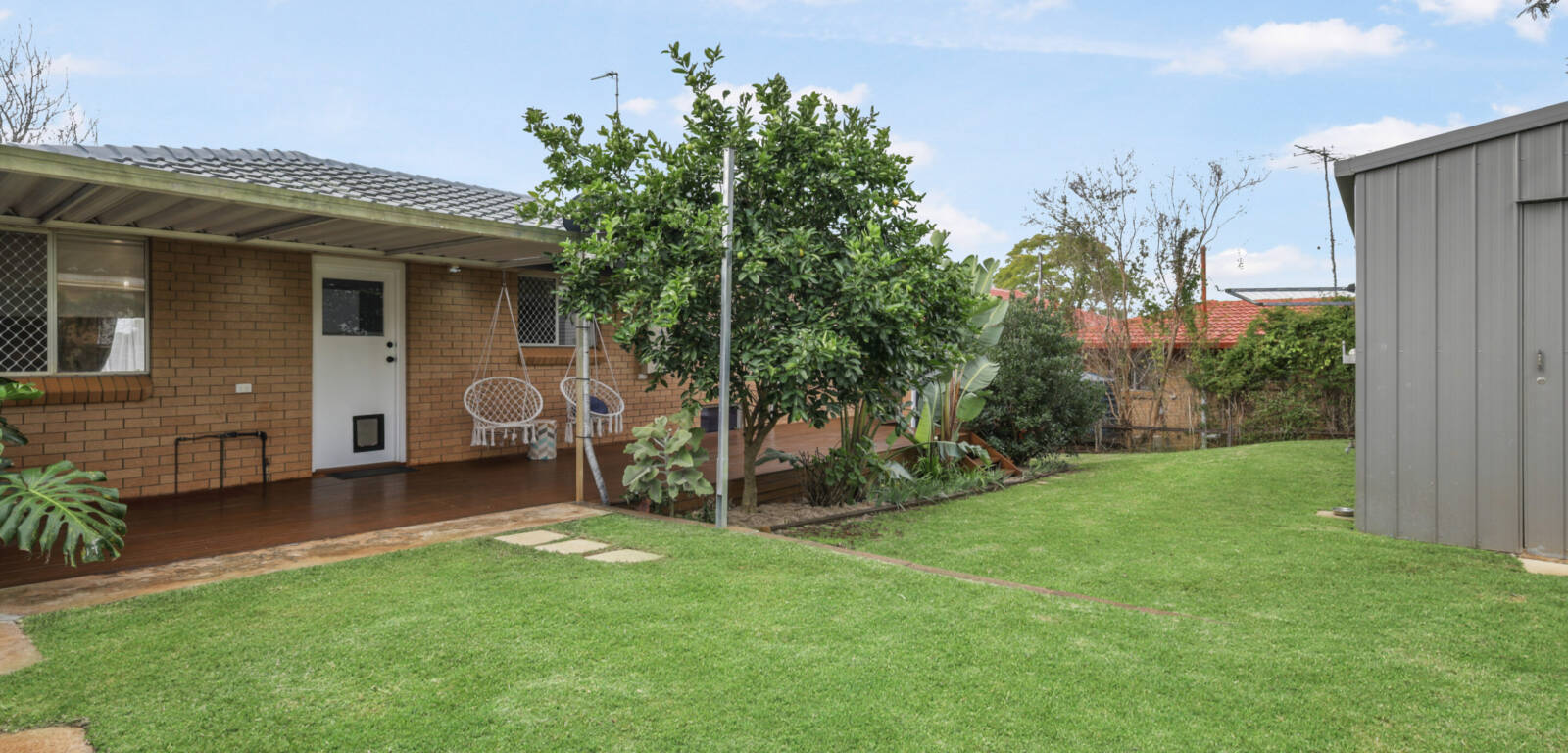 8 Flinders Street, CENTENARY HEIGHTS, QLD 4350 AU