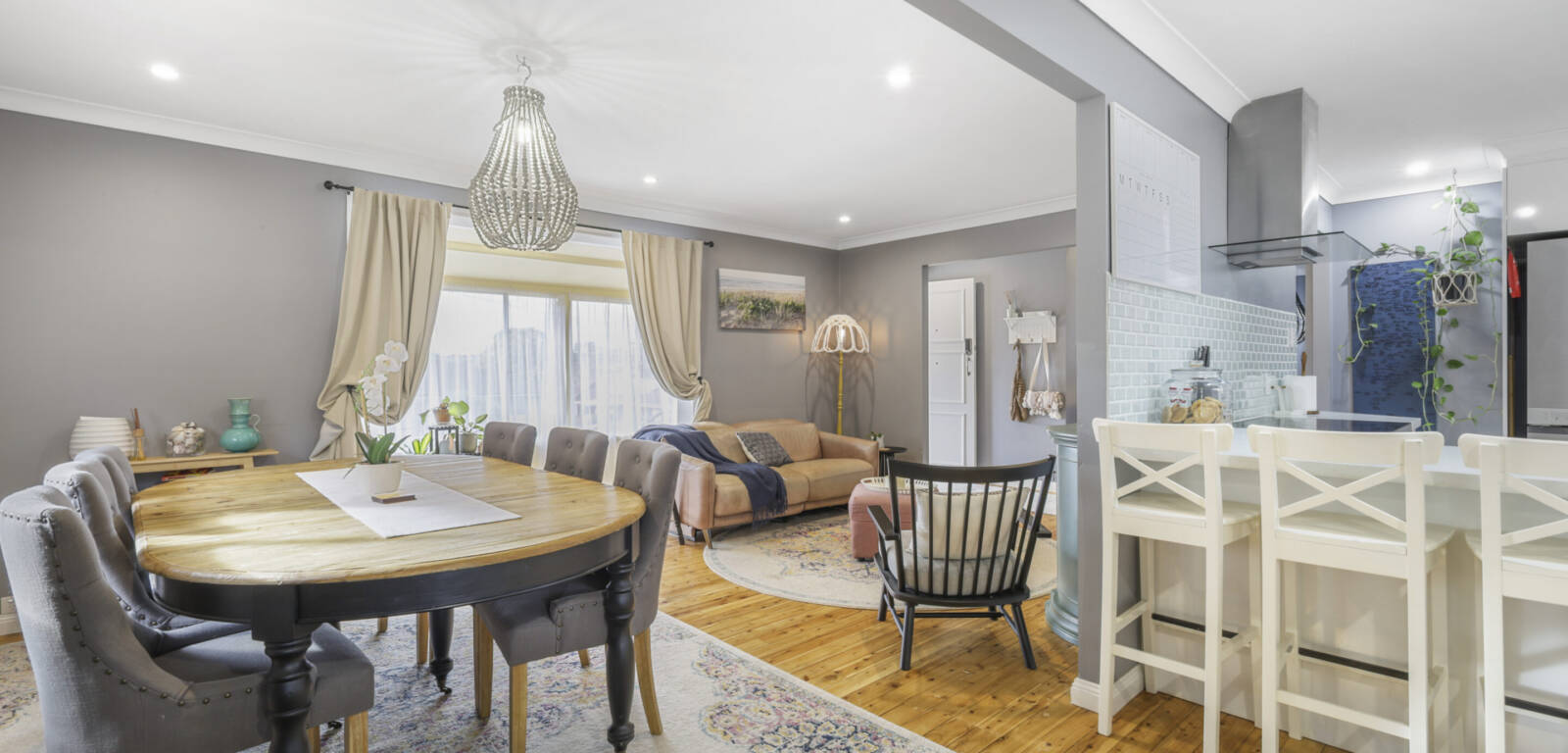 8 Flinders Street, CENTENARY HEIGHTS, QLD 4350 AU