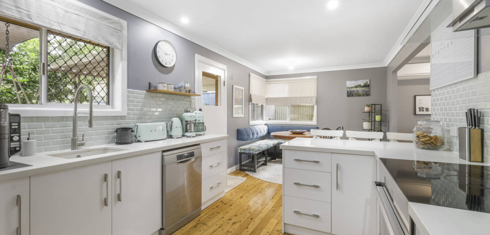 8 Flinders Street, CENTENARY HEIGHTS, QLD 4350 AU