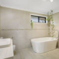 8 Flinders Street, CENTENARY HEIGHTS, QLD 4350 AU