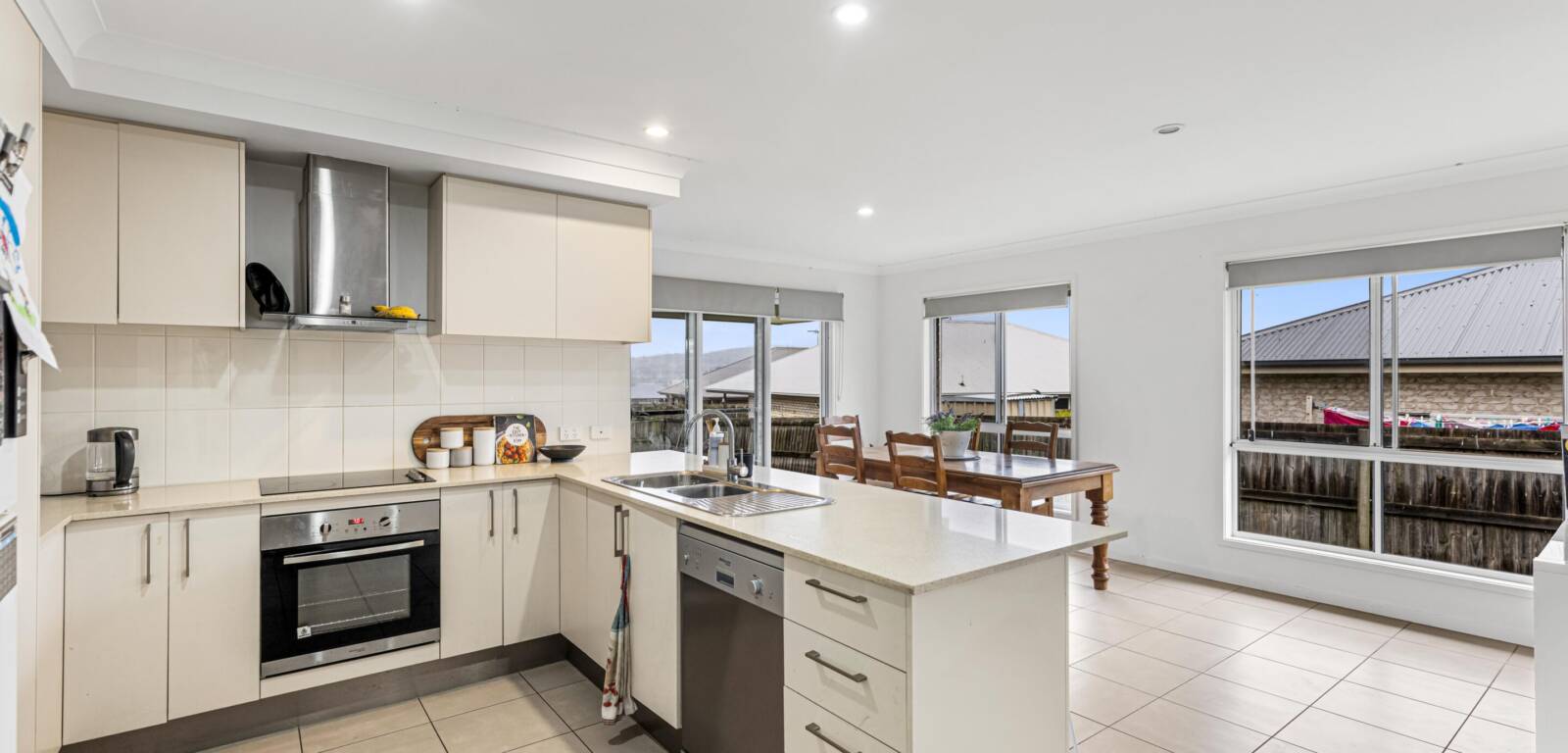 12 Breanna St, COTSWOLD HILLS, QLD 4350 AU