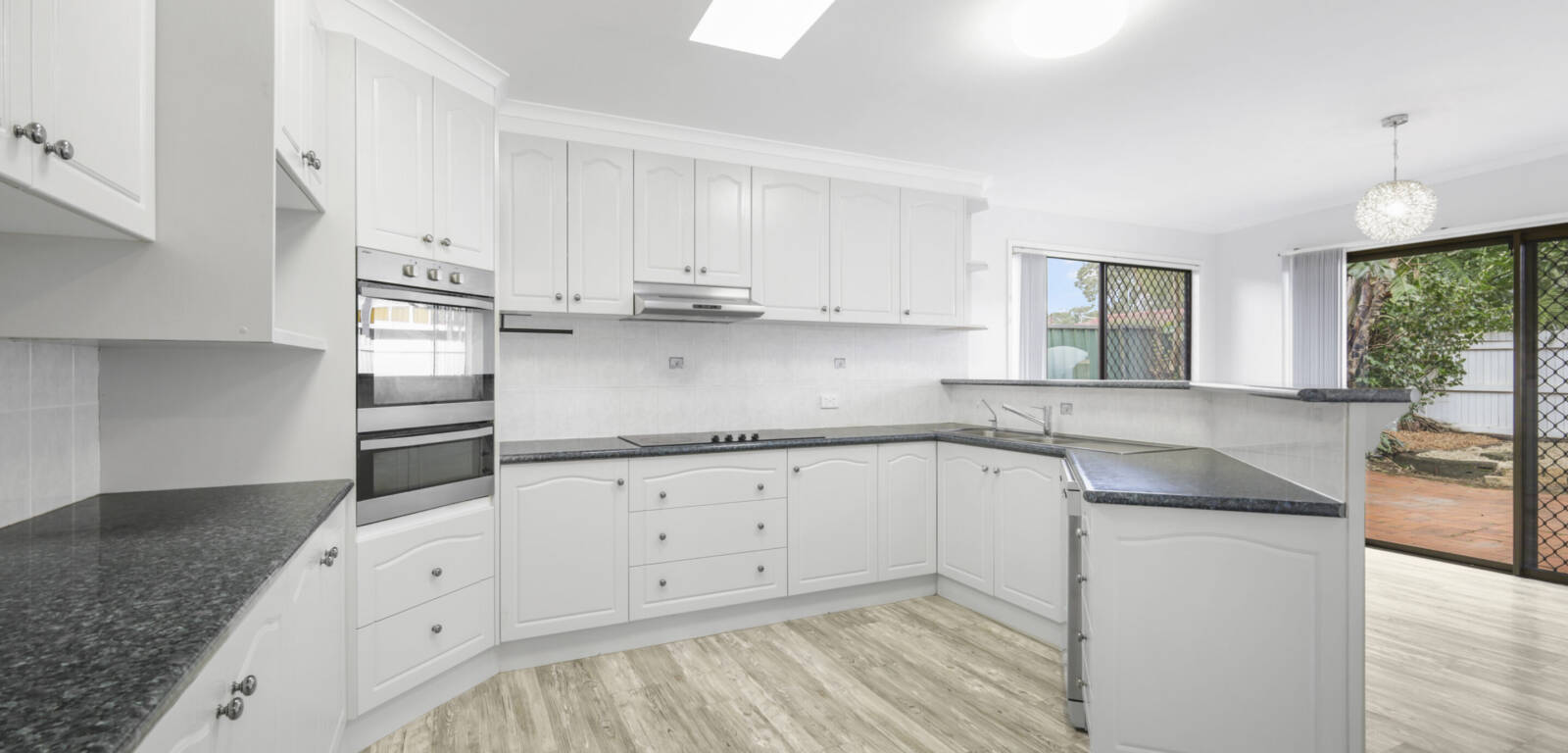 5 Talinga St, MOUNT LOFTY, QLD 4350 AU