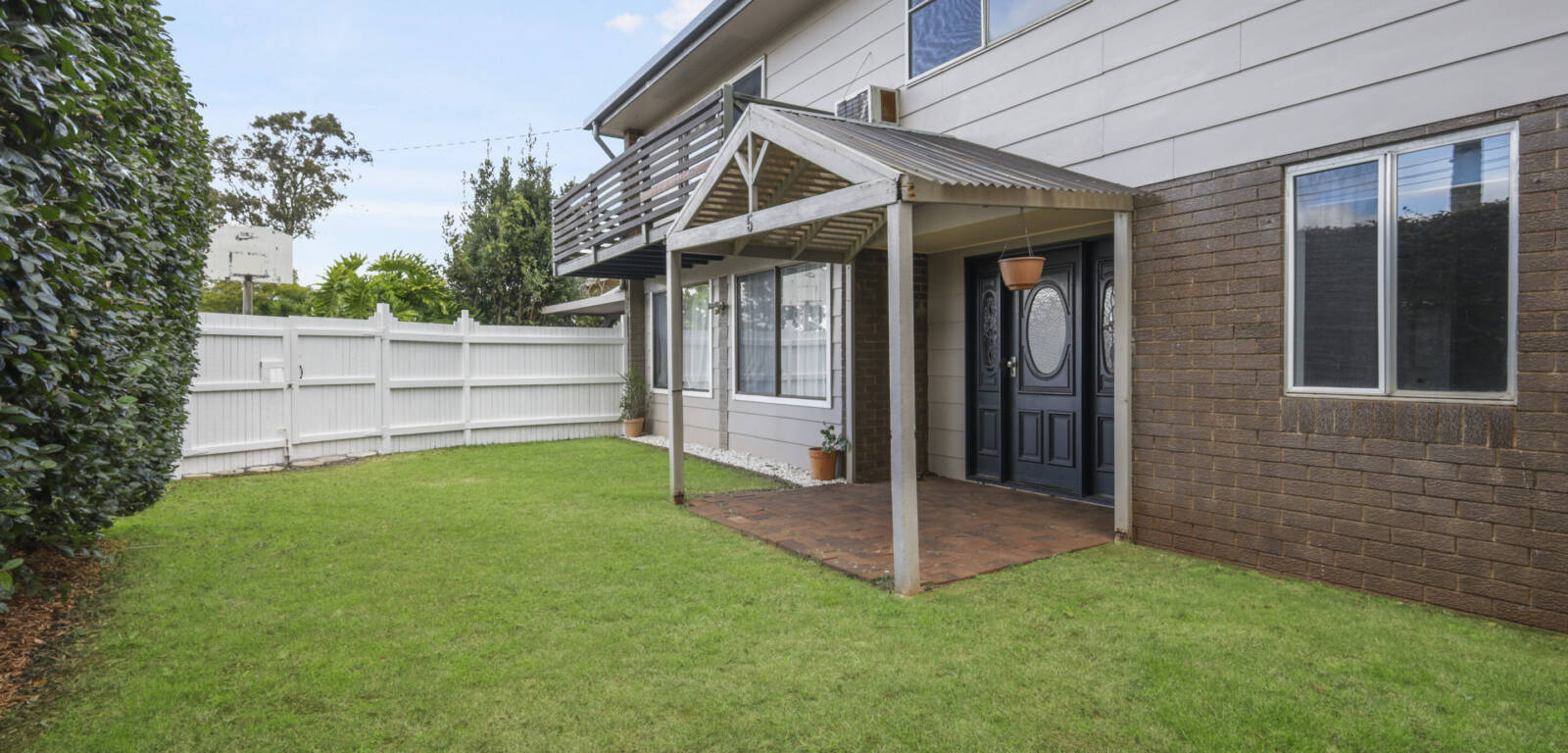 5 Talinga St, MOUNT LOFTY, QLD 4350 AU