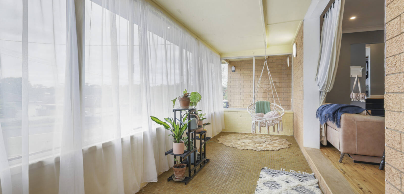 8 Flinders Street, CENTENARY HEIGHTS, QLD 4350 AU