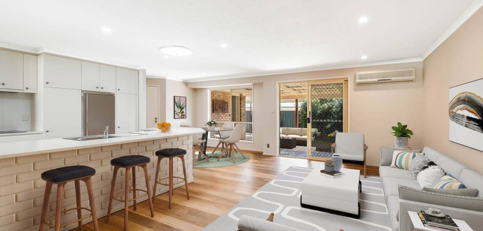 14 Gerbera Ct, MIDDLE RIDGE, QLD 4350 AU