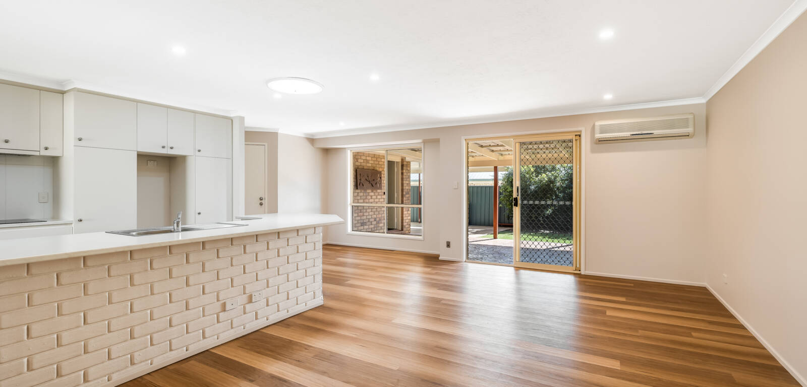 14 Gerbera Ct, MIDDLE RIDGE, QLD 4350 AU