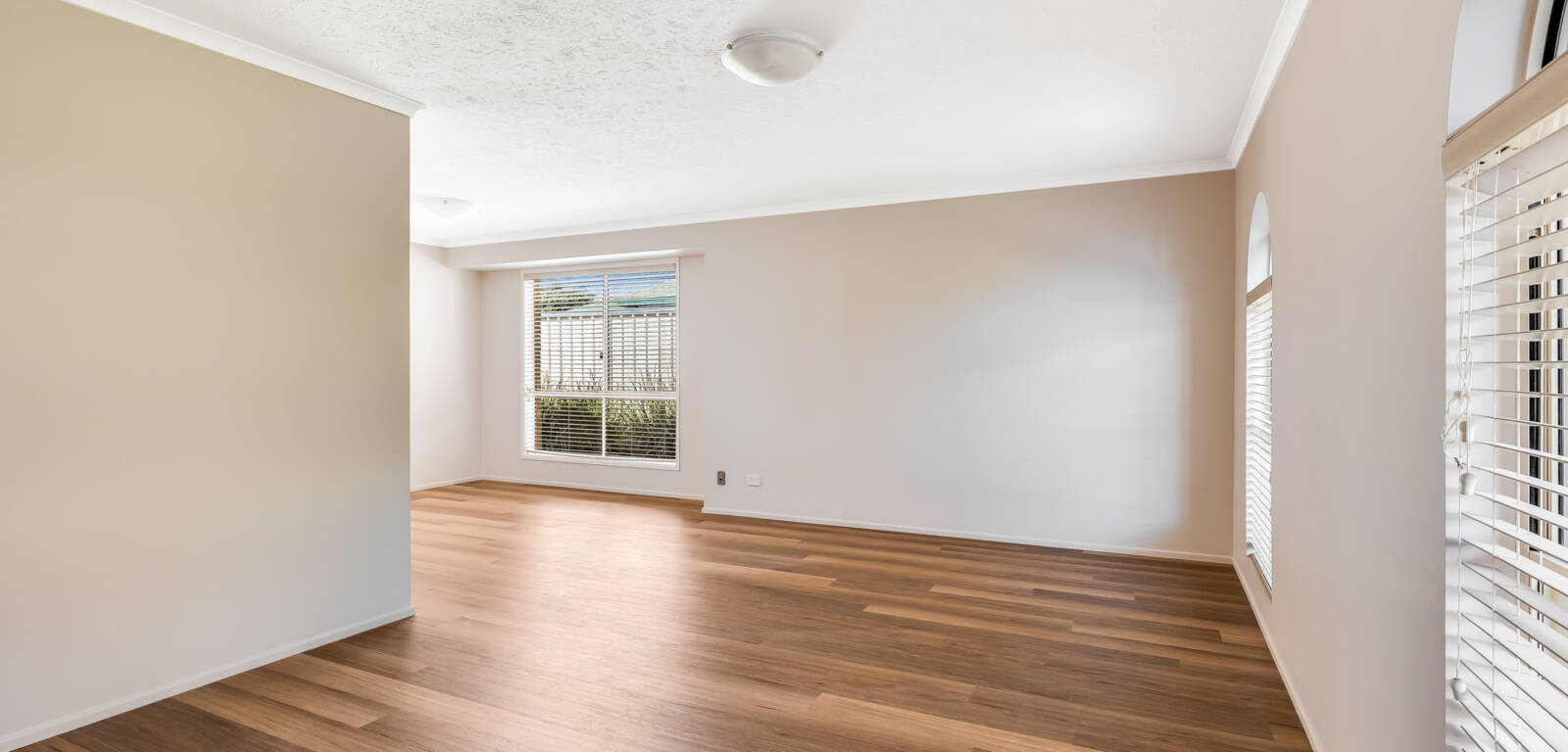14 Gerbera Ct, MIDDLE RIDGE, QLD 4350 AU