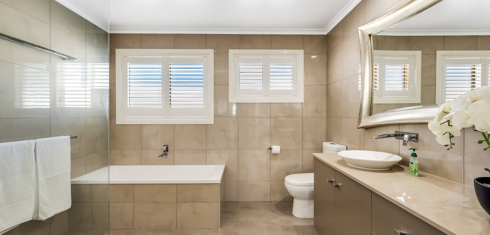 14 Gerbera Ct, MIDDLE RIDGE, QLD 4350 AU