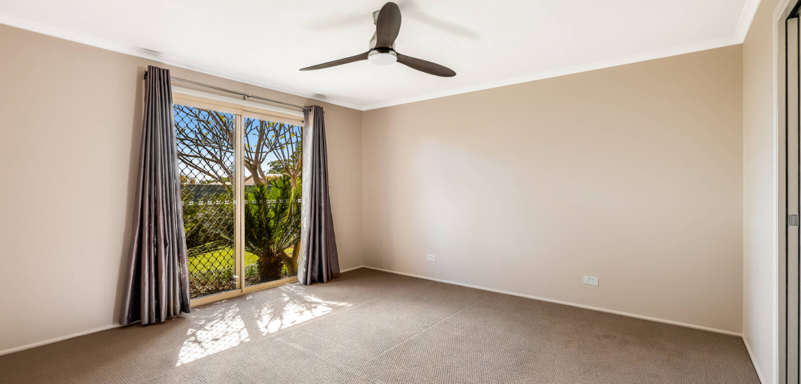 14 Gerbera Ct, MIDDLE RIDGE, QLD 4350 AU