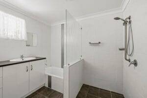 39 Wentworth Street, CENTENARY HEIGHTS, QLD 4350 AU