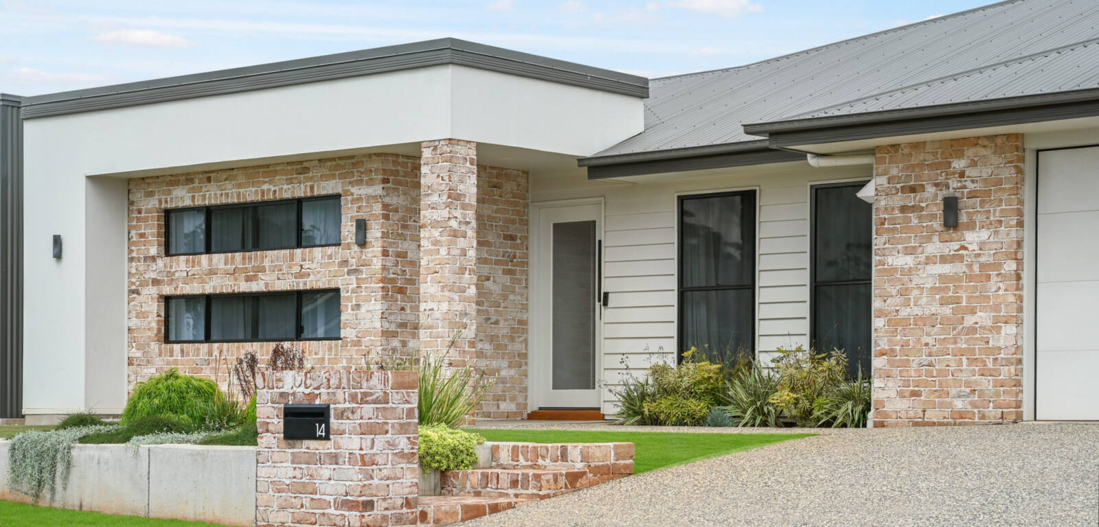 14 Kuwong Street, HIGHFIELDS, QLD 4352 AU