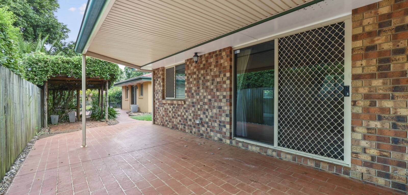 14 Goodwood St, NEWTOWN, QLD 4350 AU