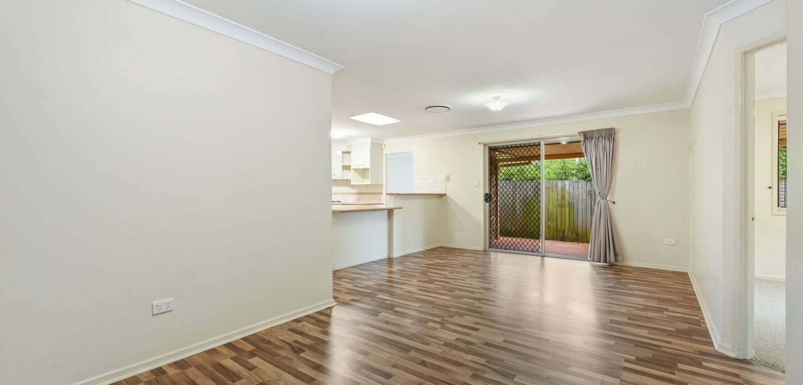 14 Goodwood St, NEWTOWN, QLD 4350 AU