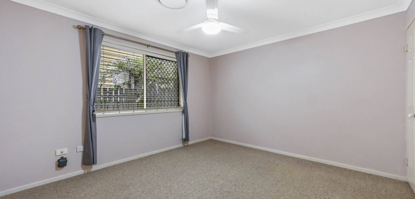 14 Goodwood St, NEWTOWN, QLD 4350 AU