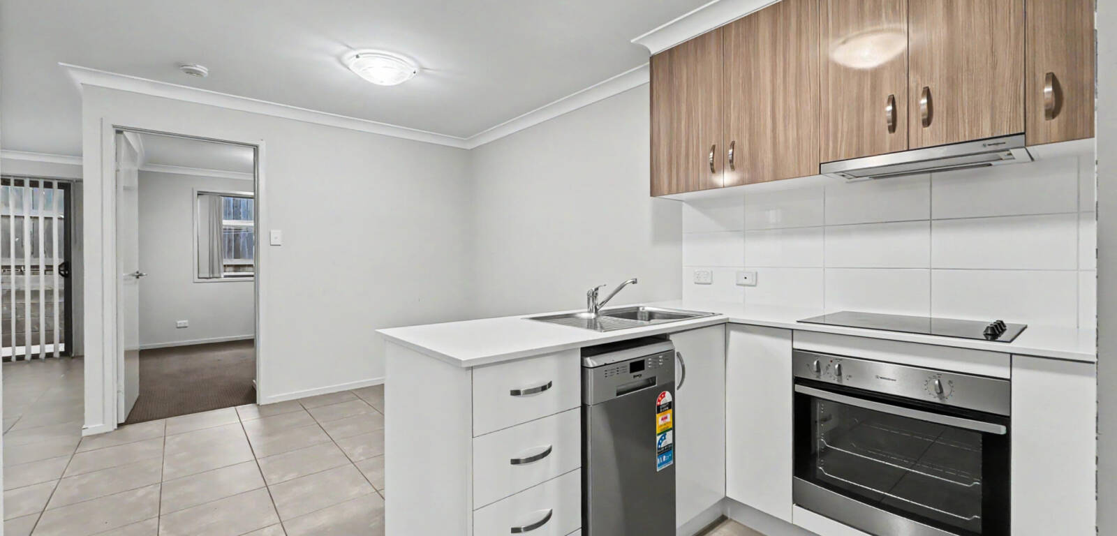 2/20 Felix St, CRANLEY, QLD 4350 AU