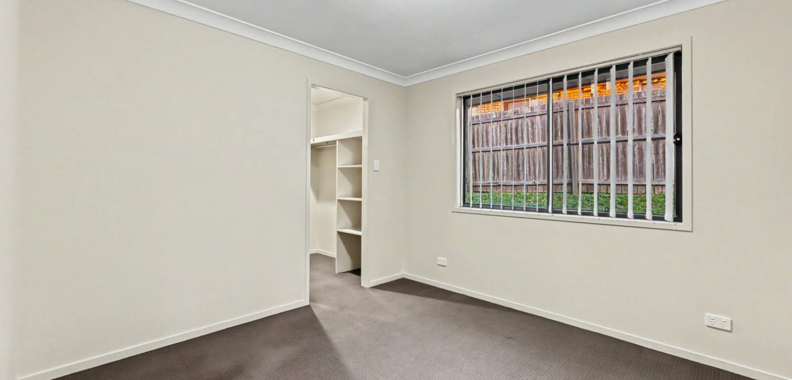 2/20 Felix St, CRANLEY, QLD 4350 AU