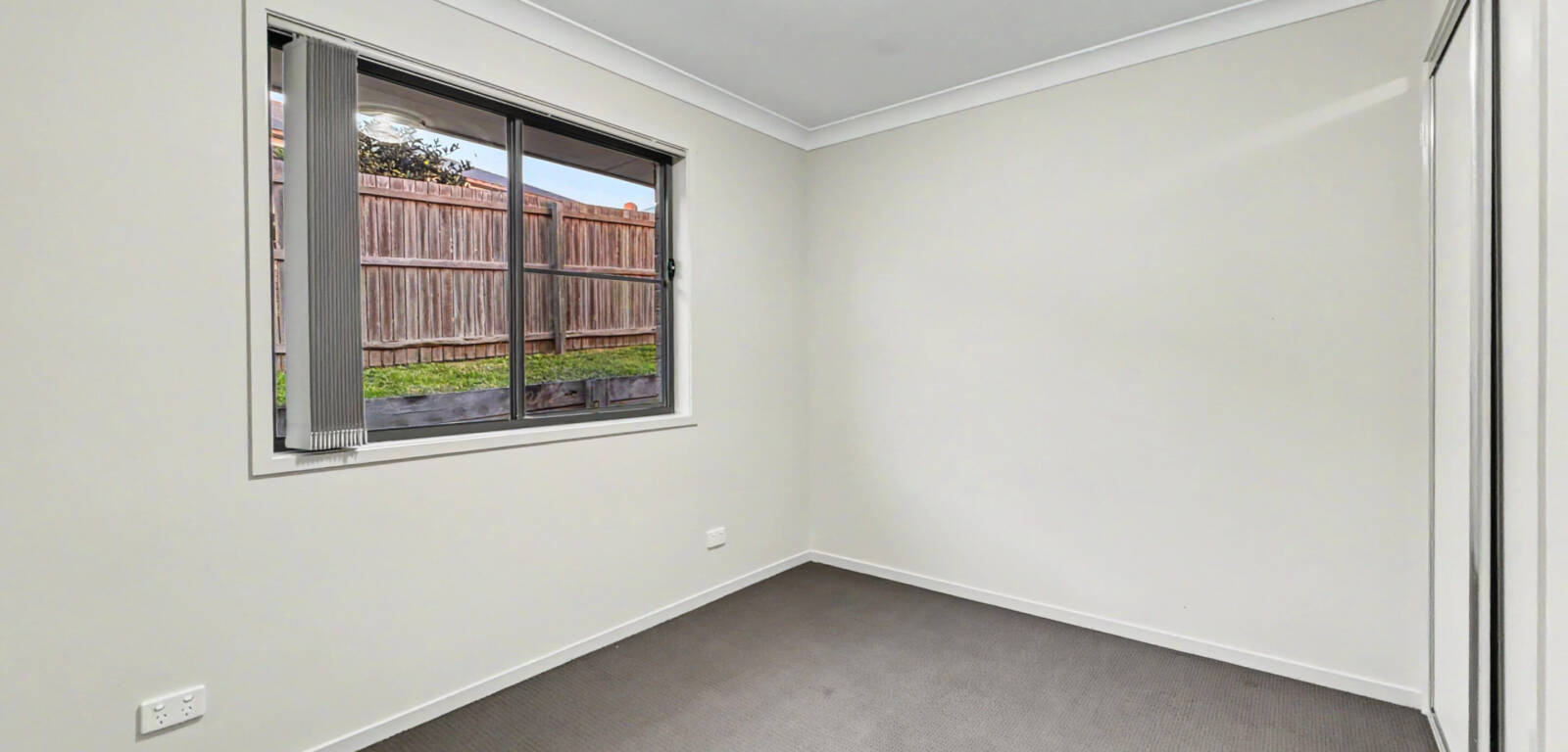 2/20 Felix St, CRANLEY, QLD 4350 AU
