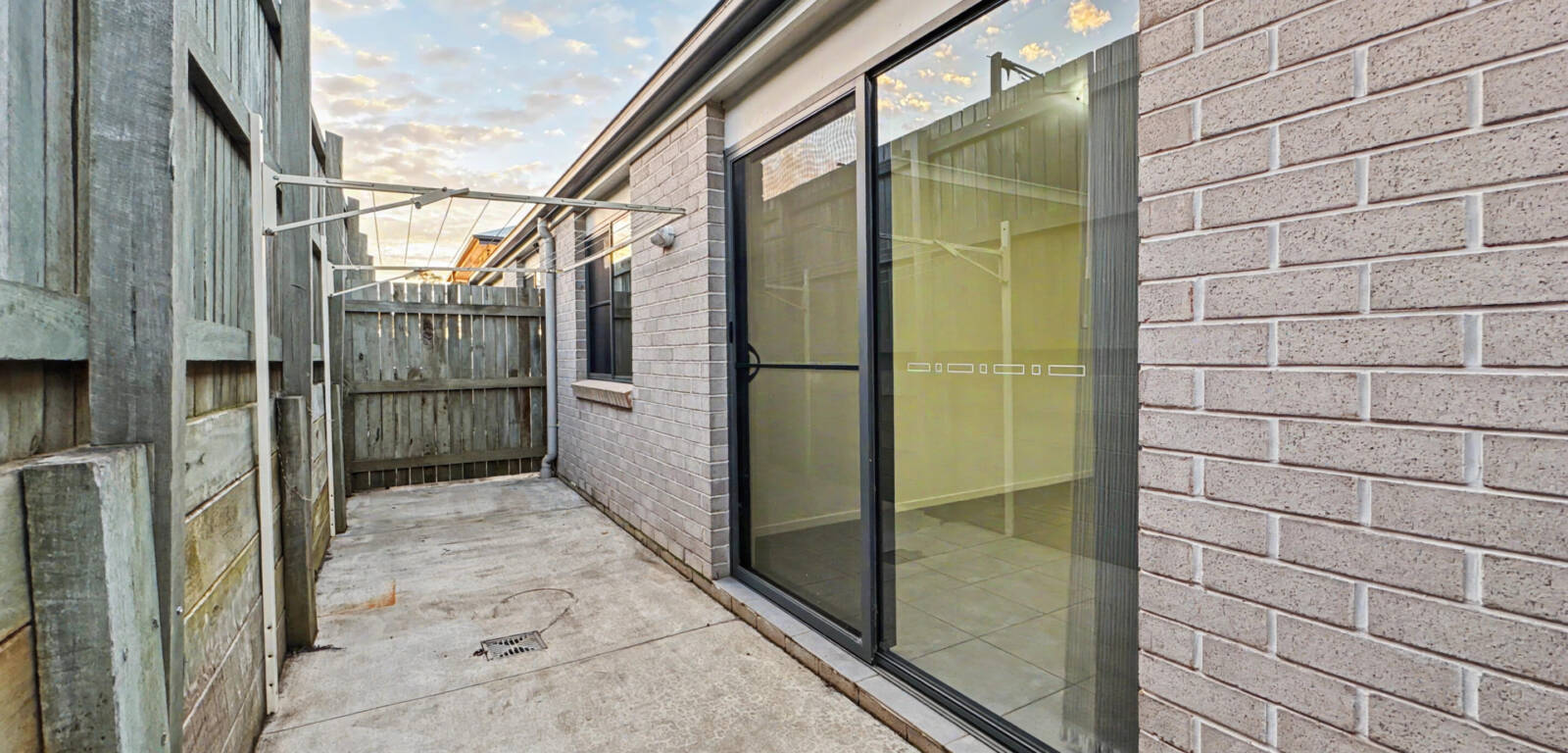 2/20 Felix St, CRANLEY, QLD 4350 AU