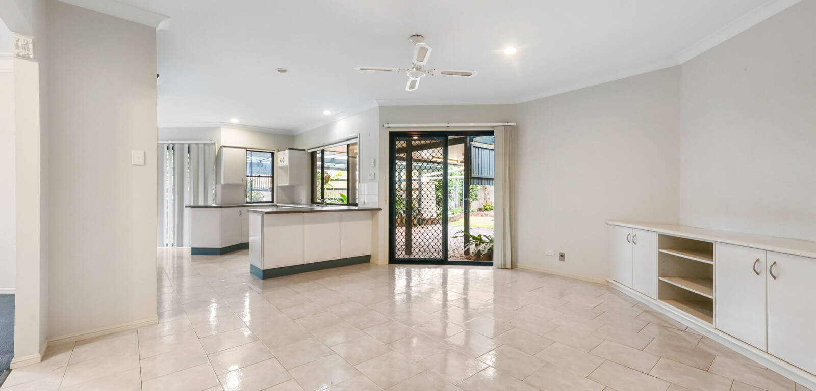 172 Spring St, MIDDLE RIDGE, QLD 4350 AU