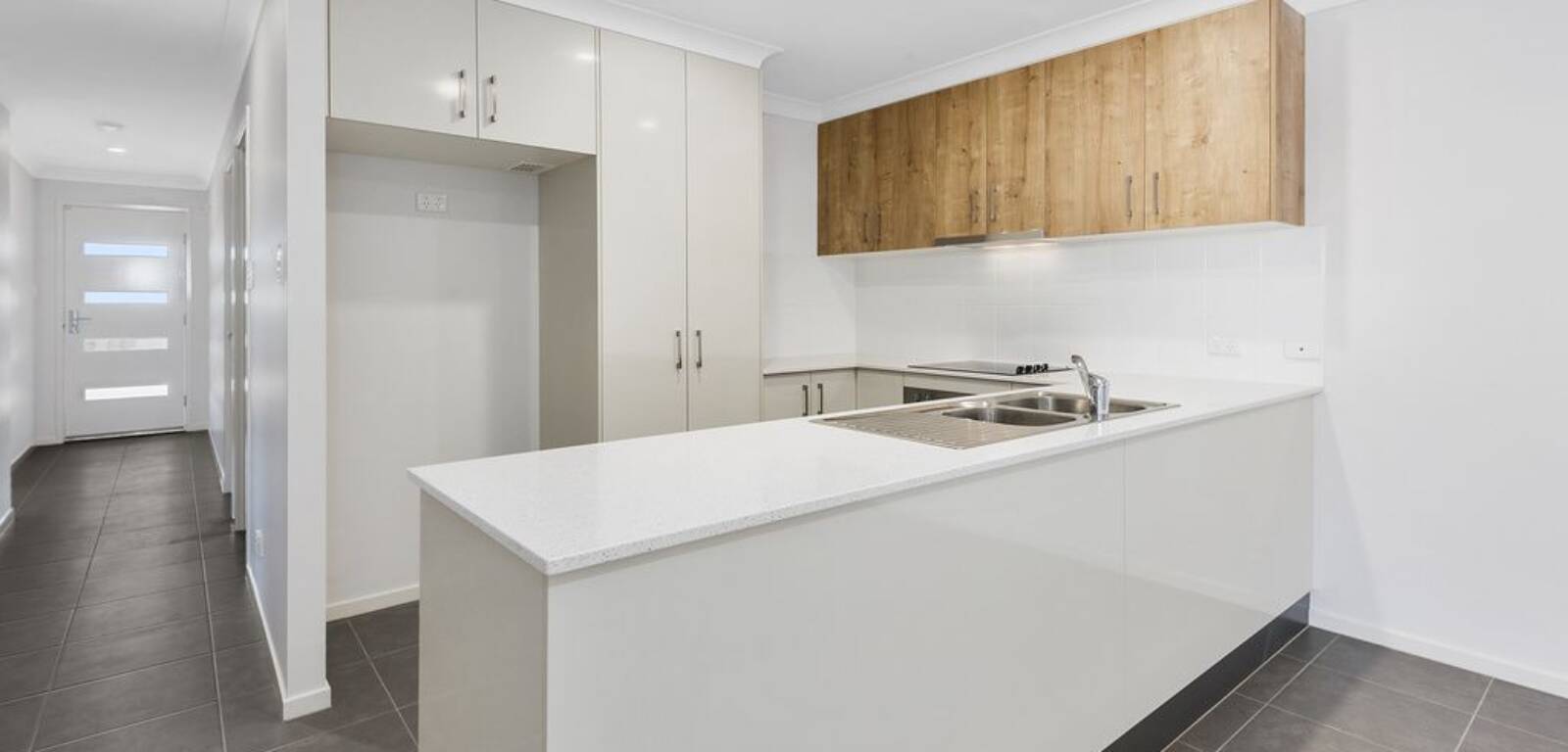 2/54 Sanctuary Dr, CRANLEY, QLD 4350 AU