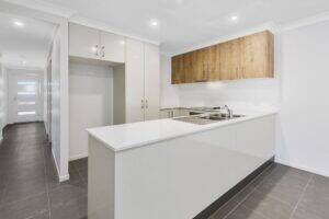 2/54 Sanctuary Dr, CRANLEY, QLD 4350 AU