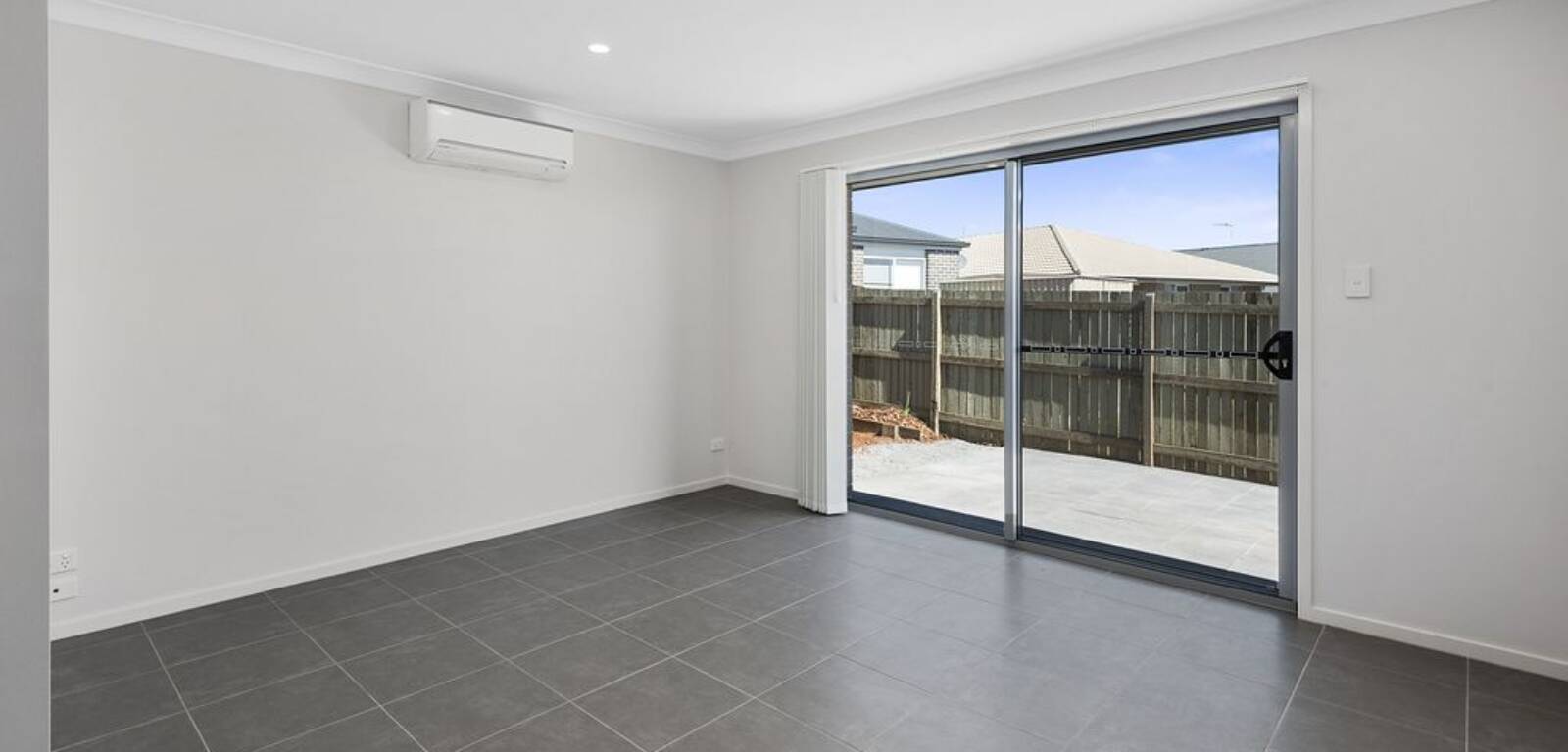 2/54 Sanctuary Dr, CRANLEY, QLD 4350 AU