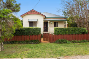 11 Kent St, EAST TOOWOOMBA, QLD 4350
