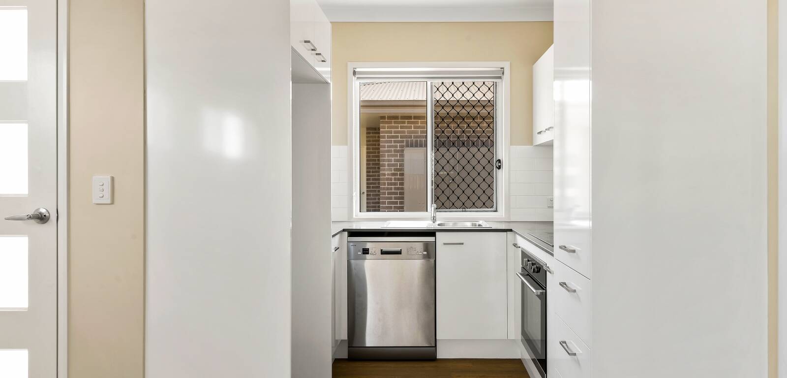 6/260 Bridge St, NEWTOWN, QLD 4350 AU