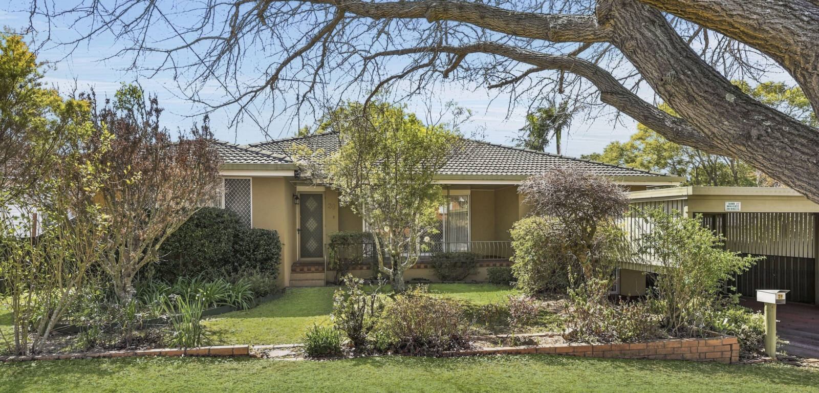 39 Wentworth Street, CENTENARY HEIGHTS, QLD 4350 AU