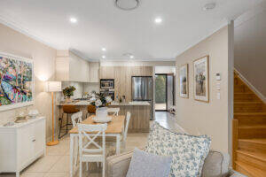 2/41 Hunter St, CENTENARY HEIGHTS, QLD 4350 AU