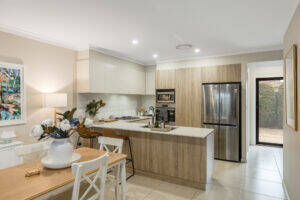 2/41 Hunter St, CENTENARY HEIGHTS, QLD 4350 AU
